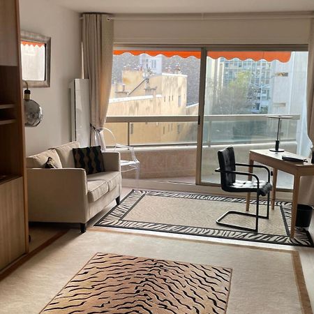 Un Studio De Luxe Les Champs Elysees Paris Ngoại thất bức ảnh